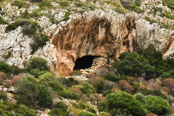 Paisagem Com Entrada Caverna — Fotografia de Stock