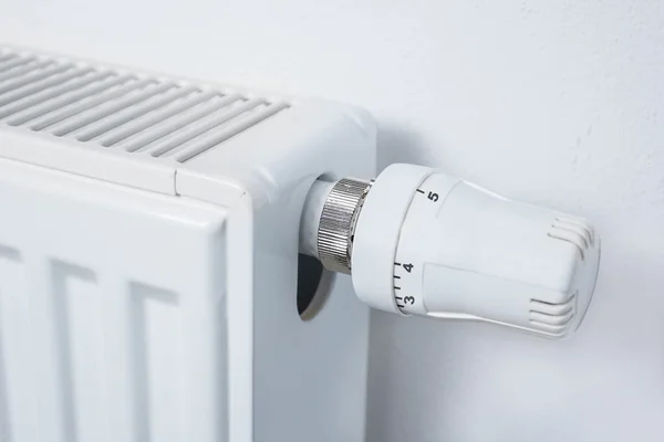 Perilla de temperatura del radiador de calefacción — Foto de Stock
