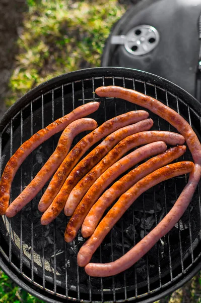 Grillowanie Kiełbasek Grillu — Zdjęcie stockowe