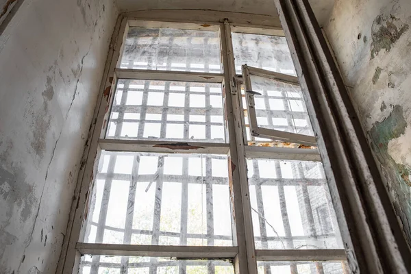 Primer Plano Polvorienta Ventana Prisión Interior Prisión Abandonada Patarei Patarei —  Fotos de Stock
