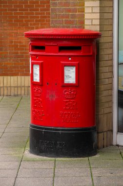 Braintree 'de büyük bir çift kırmızı posta kutusu