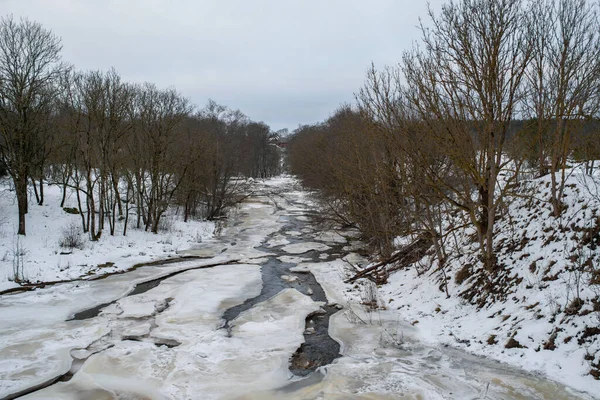 Красивая Замерзшая Река Джагала Облачное Зимнее Утро — стоковое фото
