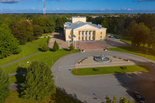 噴水とコトラ ジャーヴ文化センターの空中展望 コンサートホール 1952年に建設 エストニア — ストック写真