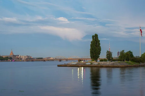 Belle Vue Coucher Soleil Sur Barrage Étroite Bande Terre Milieu — Photo