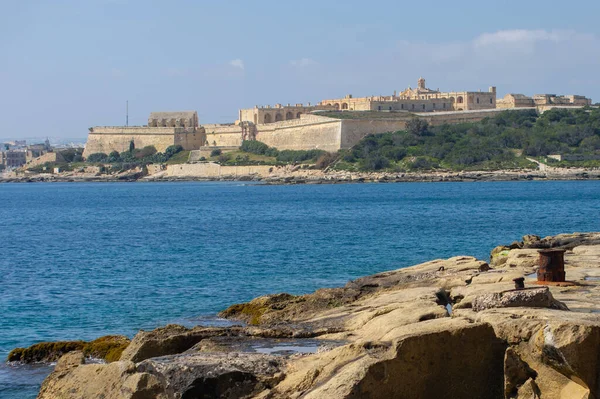 Landscape Rocky Beach Fort Manoel Gzira Clear Blue Sky Background — Stock Photo, Image