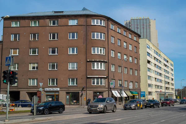 Light Traffic Front Typical Post Soviet Apartment Buildings Tallinn City — Stock Photo, Image