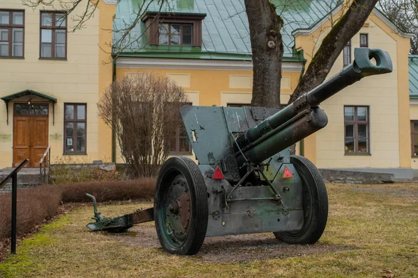 105 Houwitser Aan Voorkant Van Het Estse Oorlogsmuseum General Laidoner — Stockfoto