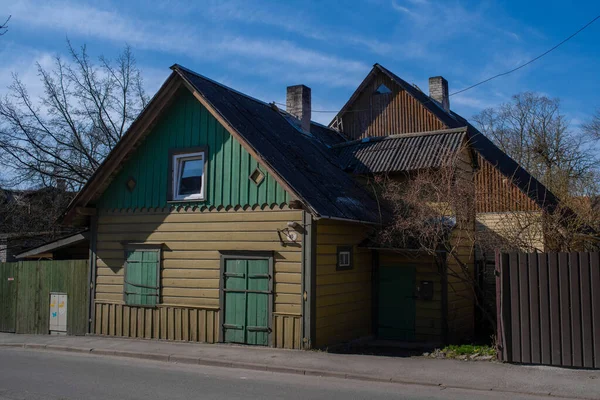 Ancienne Maison Historique Bois Vert Dans Centre Ville Tallinn Estonien — Photo