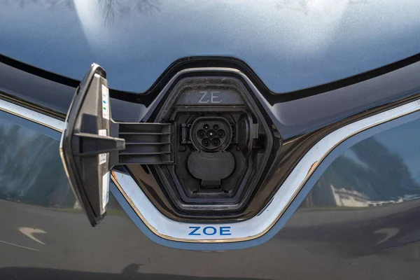 Υποδοχή Φόρτισης Του Ηλεκτρικού Αυτοκινήτου Renault Zoe — Φωτογραφία Αρχείου
