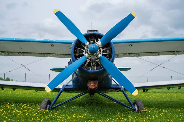 爱沙尼亚航空博物馆的Antonov 2客机 — 图库照片