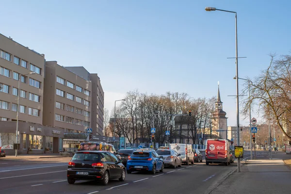 Stadtbild Von Tallinn Leichter Verkehr Auf Der Straße Liivalaia Einem — Stockfoto