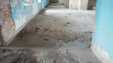 Eski boş hapishanenin manzarası. Terk edilmiş Patarei Cezaevi (Patarei Vangla).