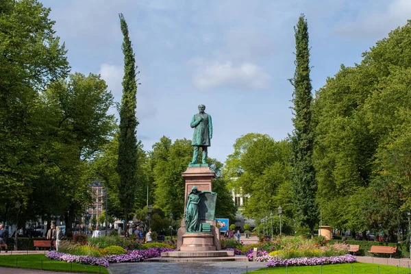 Statue Johan Ludvig Runeberg Finland National Poet Esplanade Park Helsinki — Stock Photo, Image