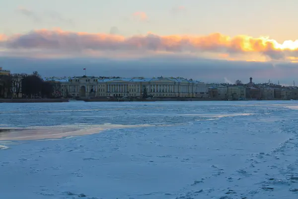 St. Petersburg Embankment — Stock Photo, Image