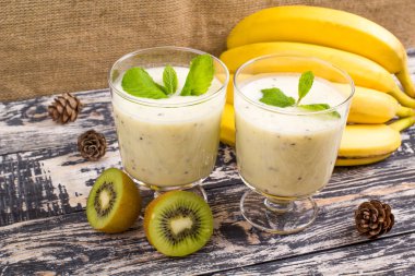 Kivi ve muz kokteyli