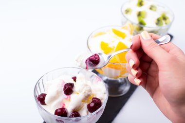 Kivi portakal kiraz dondurma 