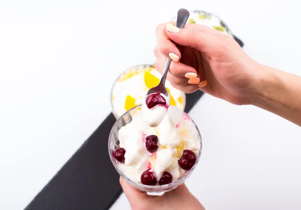 Kivi portakal kiraz dondurma 