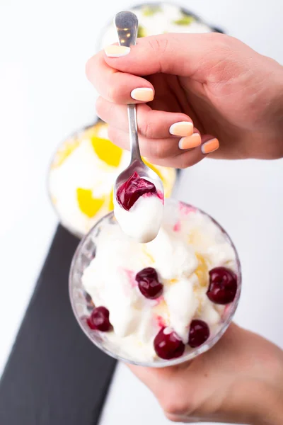 Kivi portakal kiraz dondurma 