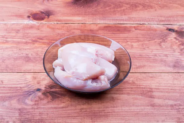 Hühnerfilet im Teller — Stockfoto