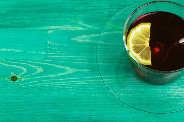 Çay şekeri ve limon ile