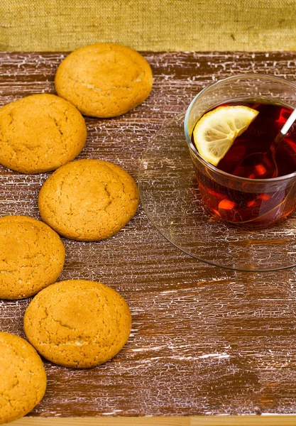 Λεμόνι τσάι, μπισκότα από βρώμη, ζάχαρη — Φωτογραφία Αρχείου
