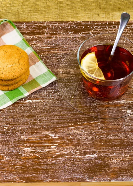 Λεμόνι τσάι, μπισκότα από βρώμη, ζάχαρη — Φωτογραφία Αρχείου