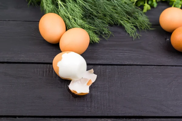 Haşlanmış yumurta ve yeşillik