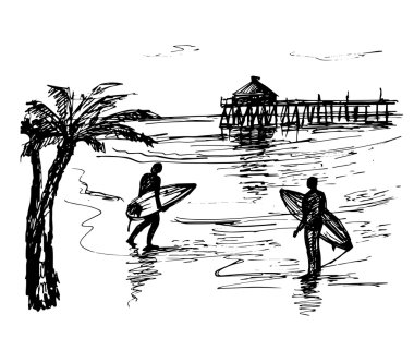 Sörf tahtası plaja yakın olan iki kişi