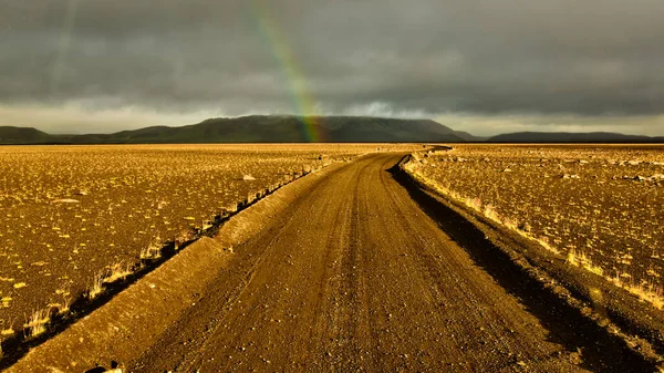 Rainbow Dirt Road Flat Volcanic Ash Desert Plain Golden Colored — Stock Photo, Image