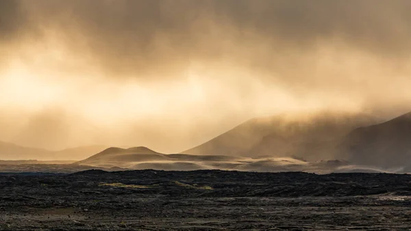 Písečná Bouře Zuřící Pouštní Krajině Sopečného Popela Island — Stock fotografie