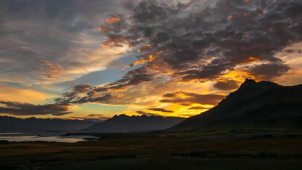 Orangefarbener Sonnenuntergang Über Einem Gebirge Der Küste Des Atlantiks Island — Stockfoto