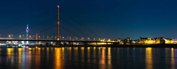 Blurred View Duesseldorf Downtown District Bridge Oberkasseler Bruecke Reflection River — Stock Photo, Image