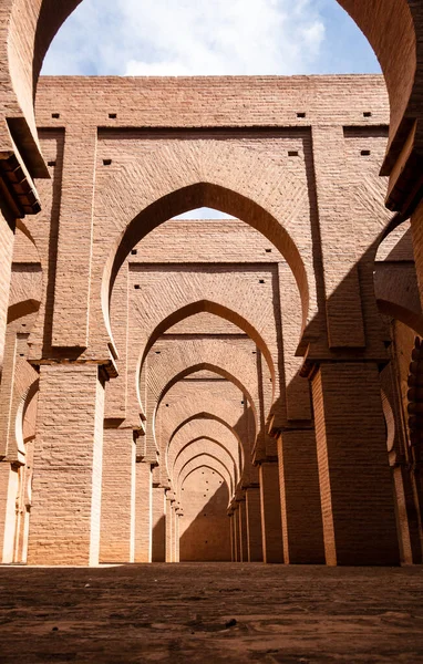 Tinmel Marocco Febbraio 2020 Veduta Basso Angolo Archi Architettonici Colonne — Foto Stock