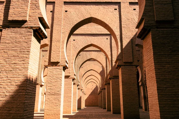 Tinmel Marokko Februar 2020 Tiefansicht Auf Architektonische Bögen Und Säulen lizenzfreie Stockbilder