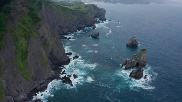 Rough Mountains Wavy Sea Foam Surface Basque Country — Stockvideo