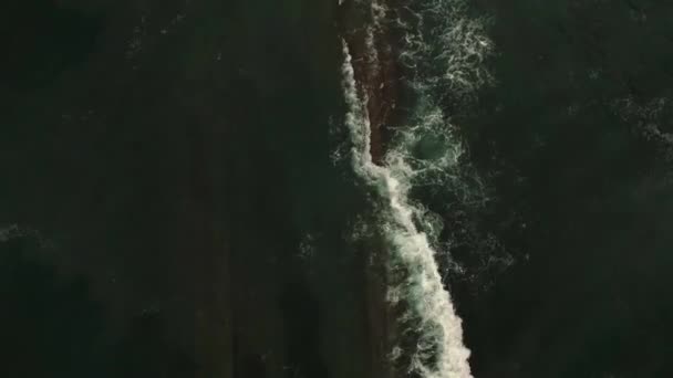 Breathtaking Aerial View Powerful Ocean Foamy Waves Crashing Rough Rocky — Αρχείο Βίντεο