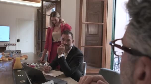 Group Modern Adult Coworkers Checking Information Laptop While Sitting Table — Vídeo de stock