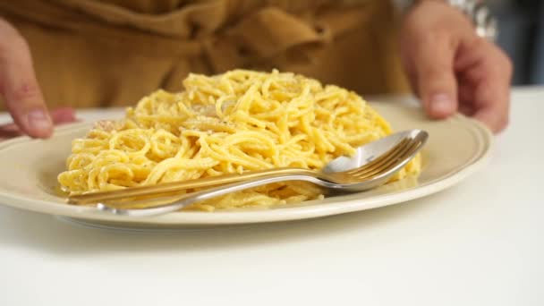 Closeup Crop Anonymous Person Holding Plate Delicious Italian Spaghetti Pasta — Stock Video