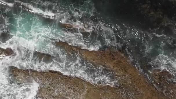 Top View Footage Sea Waves Rocks — Stock Video