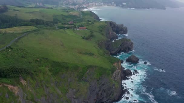 Spectacular View Rippled Ocean Rough Mounts Residential Buildings Sky Spain — Αρχείο Βίντεο