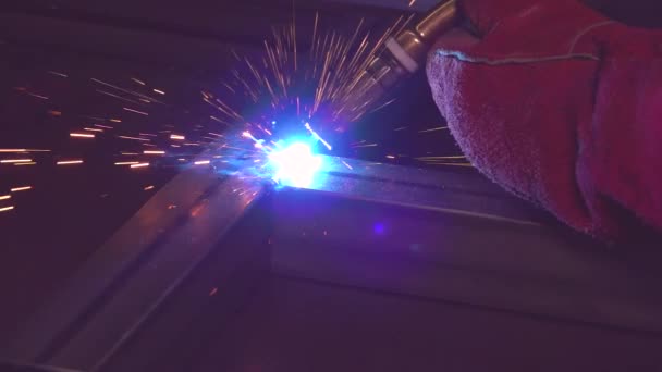 Lavoratore Nella Fabbricazione Saldatura Costruzioni Metalliche — Video Stock