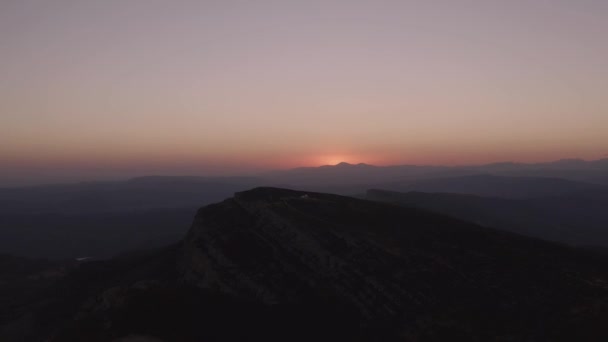 Aerial View Picturesque Landscape Mountainous Valley Colorful Sky Sun Setting — Wideo stockowe