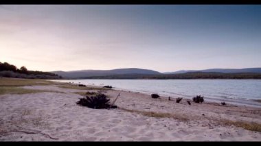 Sakin ve temiz suyla göl