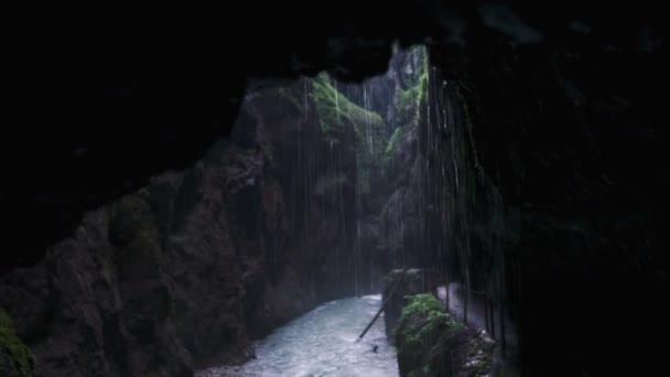 Wasserfall Enger Schlucht — Stockvideo