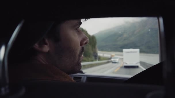 Man Looking Away Window Car — Vídeos de Stock