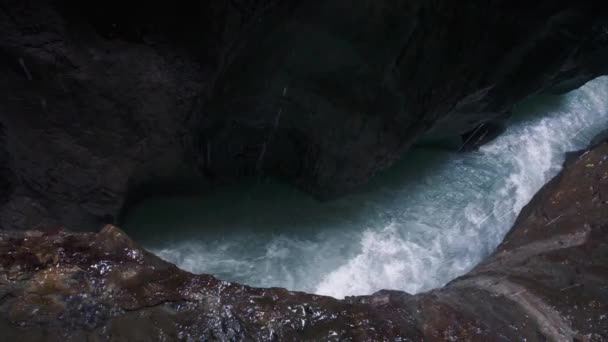 Wasserfall Enger Schlucht — Stockvideo