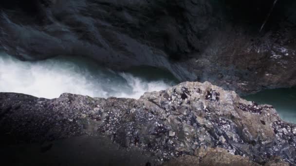 Río Montaña Rápido Barranco — Vídeos de Stock