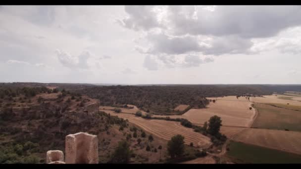 Bedeckter Himmel Über Landwirtschaftlichen Feldern — Stockvideo