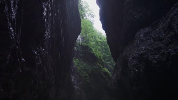 Wasserfall Enger Schlucht — Stockvideo