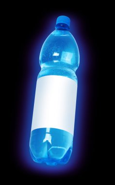 Su şişesi mockup kırpma yoluyla